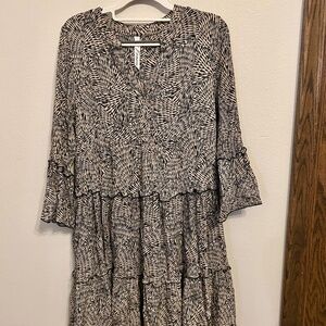 NY COLLECTION Dress, NWOT, Loose Fitting, 3/4 Bell Sleeves, Size Medium